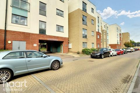 Admiral Drive, Stevenage 2 bed apartment for sale