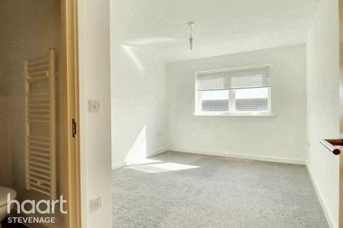 Admiral Drive, Stevenage 2 bed apartment for sale