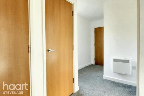 Admiral Drive, Stevenage 2 bed apartment for sale