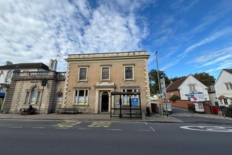 7B West Borough, Wimborne, Dorset... 2 bed flat for sale