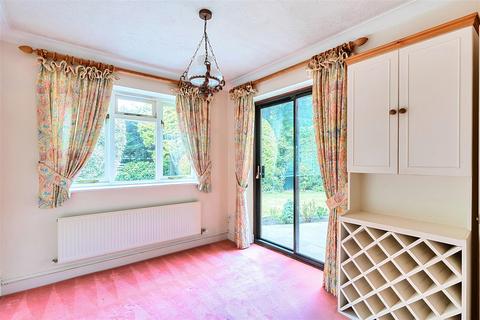 Willowbank Gardens, Tadworth 5 bed house for sale