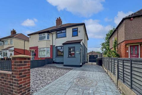 Sandileigh Avenue, Brinnington 2 bed semi