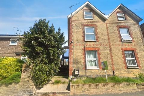 Clarence Road, East Cowes, Isle of Wight 3 bed semi