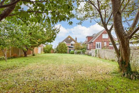 Western Esplanade, Broadstairs, Kent 4 bed detached house for sale