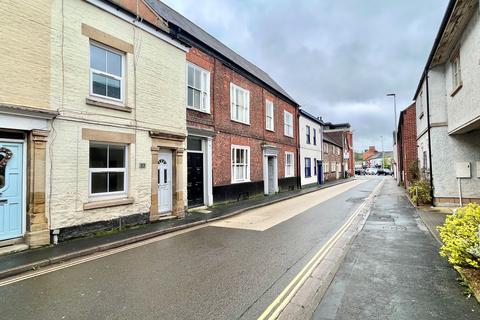 63 Bampton Street, Tiverton, EX16 4 bed terraced house for sale