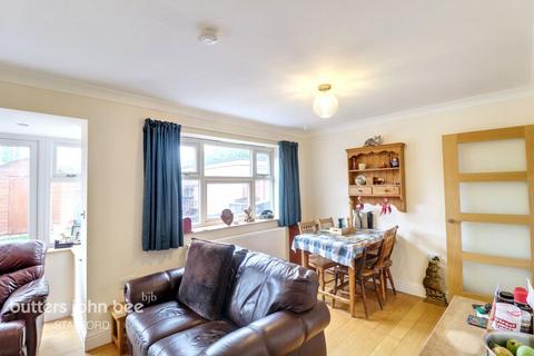 Gordon Avenue, Stafford 3 bed semi