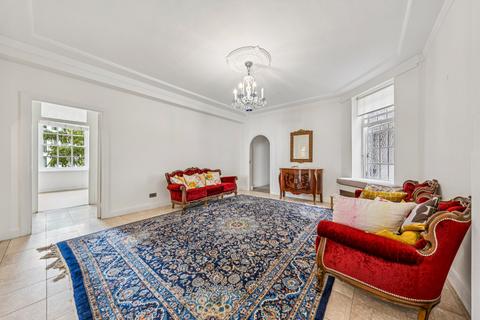 Kensington High Street, London 4 bed flat for sale