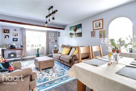 Three Post Road, Watton 3 bed detached bungalow for sale