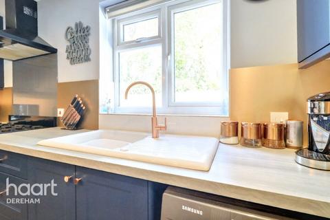 Three Post Road, Watton 3 bed detached bungalow for sale