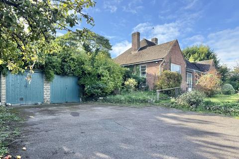 Larkhill, Wantage 4 bed detached bungalow for sale