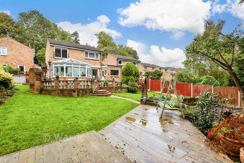 Gault Close, Bearsted, Maidstone, Kent 3 bed detached house for sale