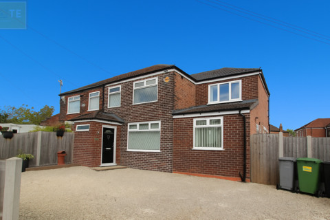 Redesmere Park, Flixton 4 bed semi