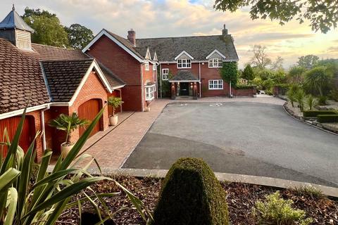 A stunning country home with... 6 bed detached house for sale