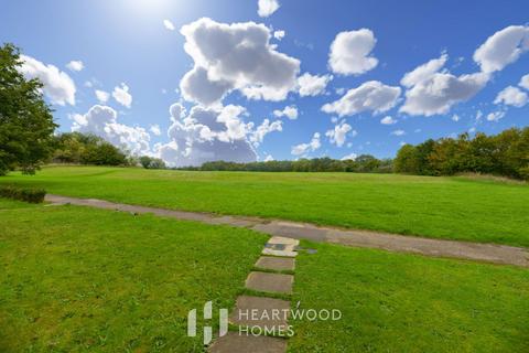 Richmond Walk, St. Albans, AL4 9BA 1 bed maisonette for sale