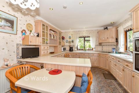 Shipbourne Road, Tonbridge, Kent 2 bed chalet for sale