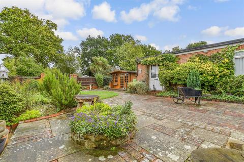 Shipbourne Road, Tonbridge, Kent 2 bed chalet for sale