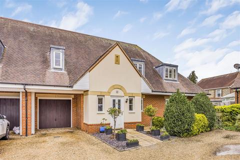 Clarendon Close, Waterlooville PO7 4 bed semi