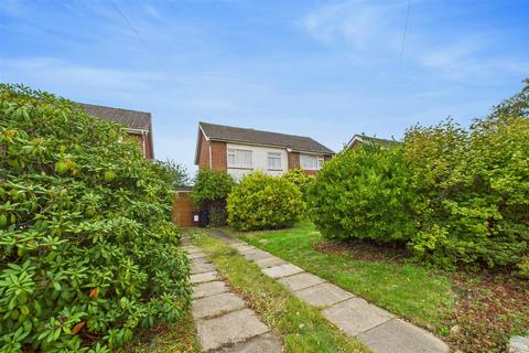 Gloucester Way, Chichester 3 bed detached house for sale