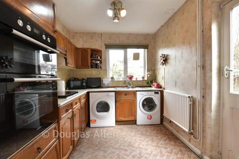 Stewards Green Road, Epping, Essex 3 bed semi