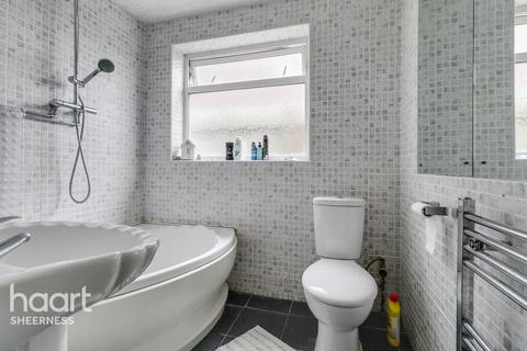 Warden View Gardens, Bayview 2 bed bungalow for sale