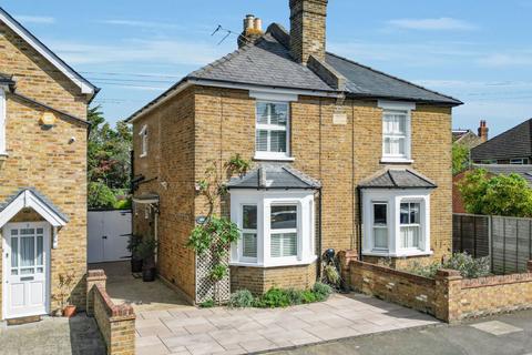 Cherry Orchard Road, West Molesey, KT8 3 bed semi