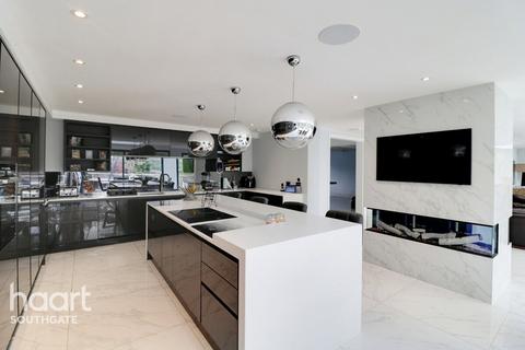 Hanyards Lane, Potters Bar 5 bed detached house for sale