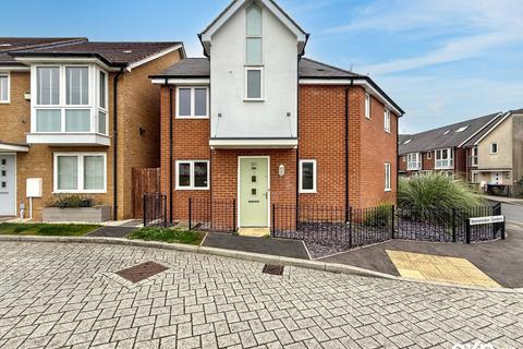 Wannamaker Gardens, Milton Keynes MK4 3 bed detached house for sale
