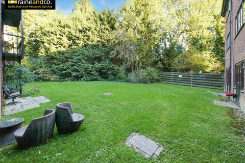 Wordsworth Court, Hatfield 1 bed flat for sale