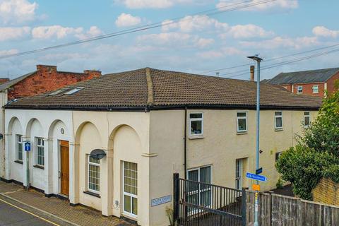 South Street, Taunton, Somerset, TA1 2 bed semi