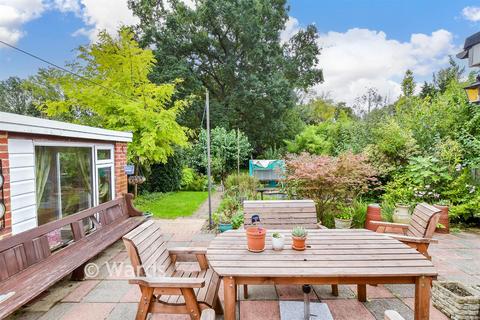 Brook Lane, Snodland, Kent 3 bed semi