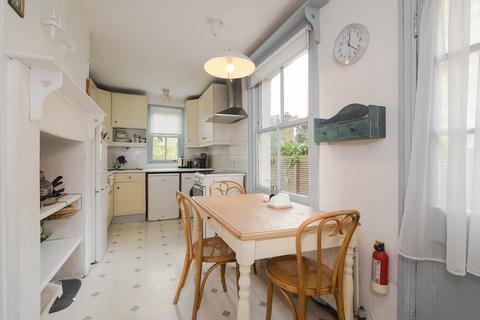 London SW18 3 bed terraced house for sale