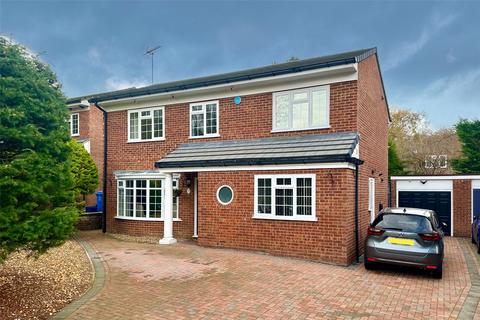 Rowans Close, Farnborough, Hampshire... 4 bed detached house for sale