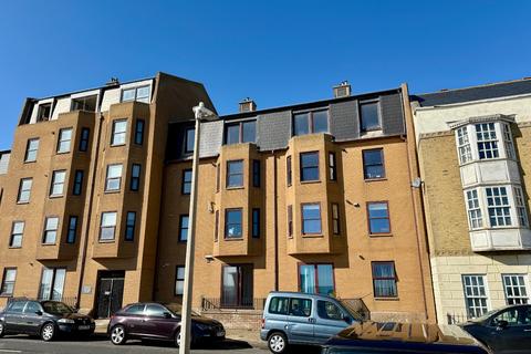 The Marina, Deal, Kent, CT14 2 bed apartment for sale