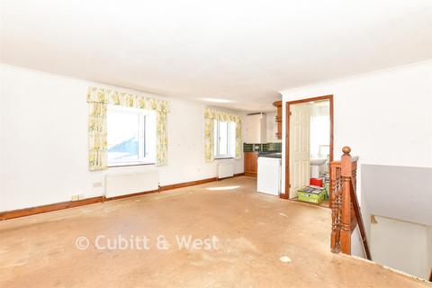 Bowen Lane, Petersfield, Hampshire 1 bed maisonette for sale