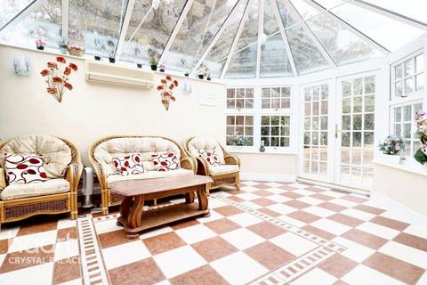 Dickenswood Close, London 4 bed detached house for sale