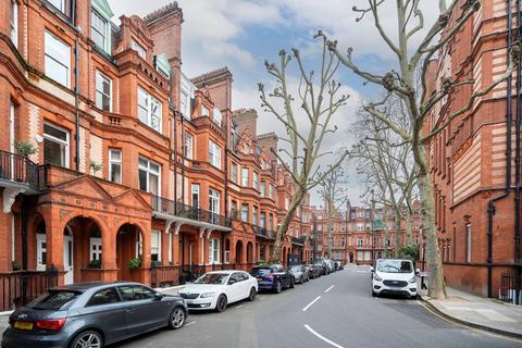 Sloane Gardens, Sloane Square... 1 bed flat for sale