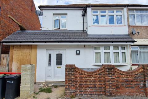 Alexandra Road, Gravesend DA12 3 bed semi