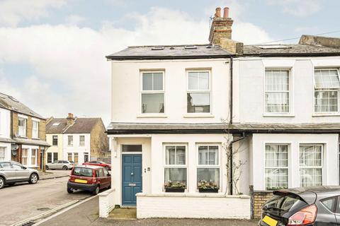 Camac Road, Twickenham TW2 2 bed flat for sale