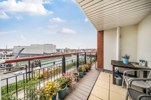Arethusa House, Gunwharf Quays... 2 bed apartment for sale