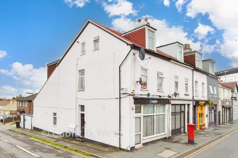 Westway, Caterham, Surrey 1 bed apartment for sale