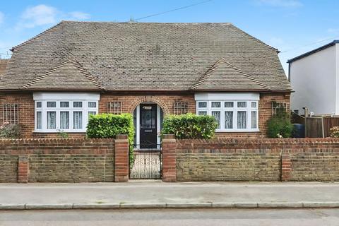 Hassenbrook Road, Stanford