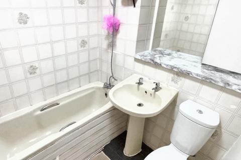 Gade Close, Hayes 1 bed flat for sale