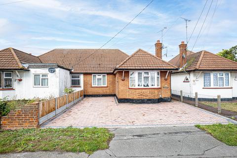 Leicester Avenue, Rochford, SS4 2 bed semi