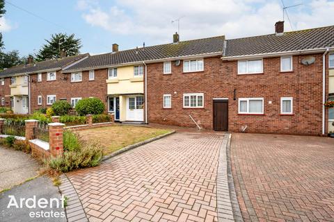 Lathcoates Crescent, Chelmsford 3 bed terraced house for sale