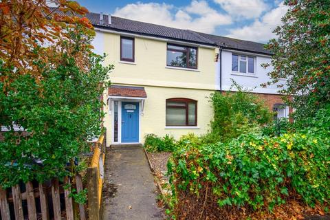 SQUIRES LANE, FINCHLEY, N3 3 bed terraced house for sale