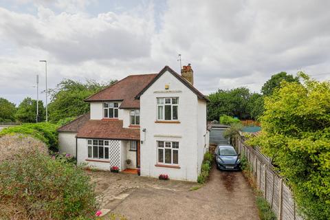 Westmill Road, Ware, SG12 3 bed detached house for sale