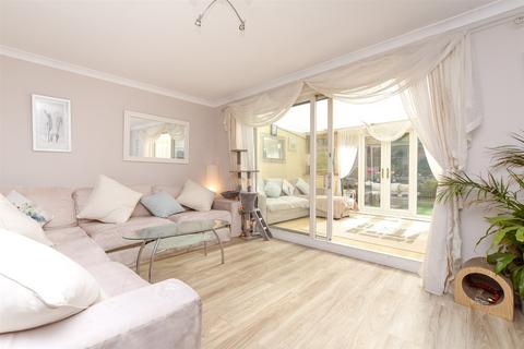 Hawthorn Close, Redhill, Surrey 3 bed end of terrace house for sale