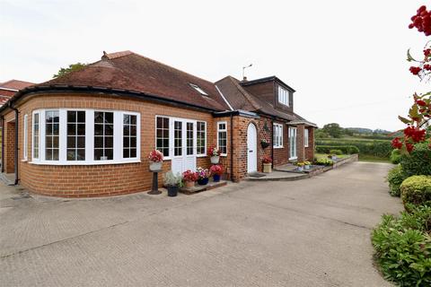 Park Lane, Bishop Wilton, York 3 bed detached bungalow for sale