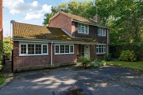 Clandon Drive, Eastleigh, Hampshire... 4 bed detached house for sale