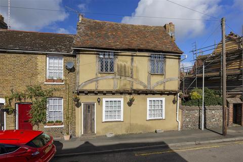 Water Lane, Ospringe 2 bed end of terrace house for sale